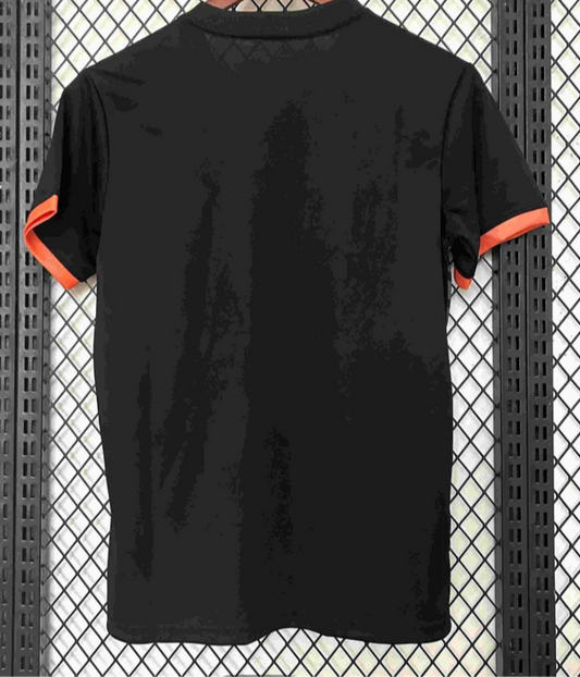 camiseta de fútbol con calabaza negra, edición especial de Barcelona 2025/2026