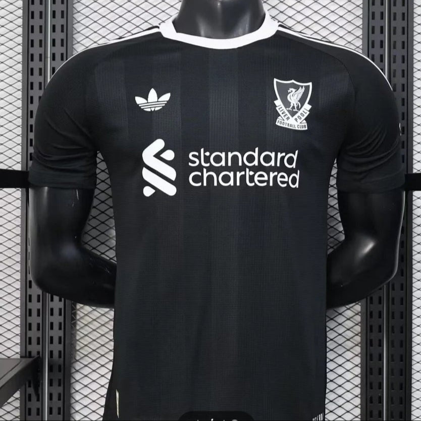 Liverpool goalkeeper jersey 2025/2026