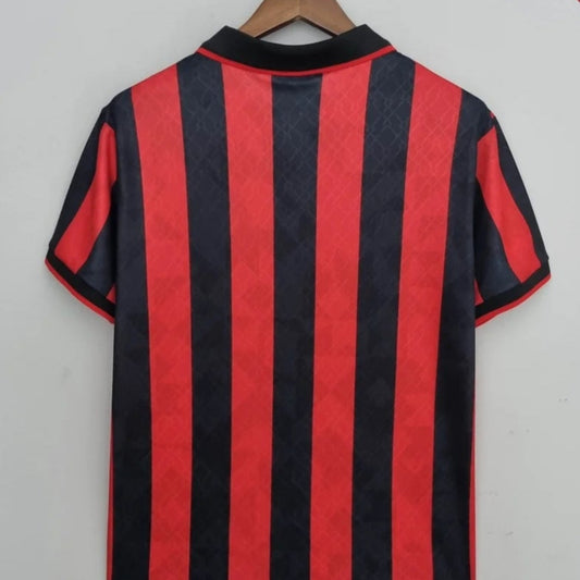 Camiseta de fútbol retro de la primera equipación del AC Milan 1995/1996