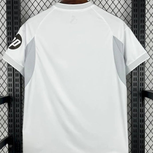 Camiseta de fútbol de local del Real Madrid 2025/2026