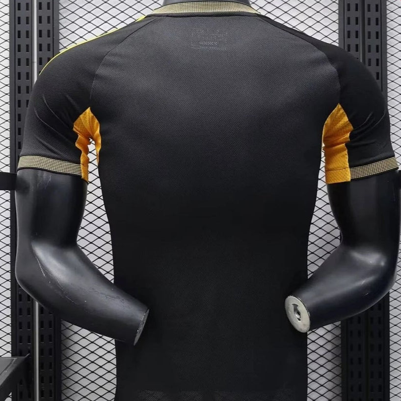 2025/2026 Real Madrid Black Gold Special Edition Football Shirt
