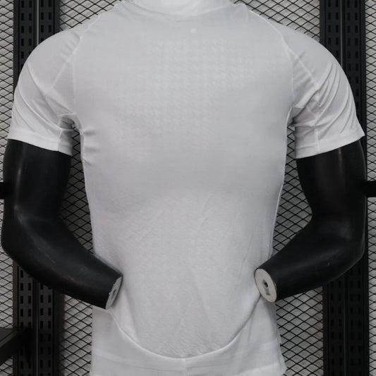 Camiseta de fútbol local del Real Madrid 2024/2025
