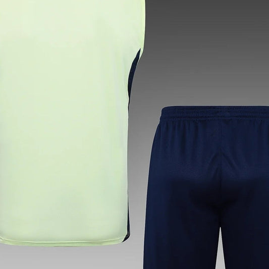 2025/2026 Conjunto de entrenamiento (camiseta sin mangas + pantalón corto) verde claro del Real Madrid para antes del partido