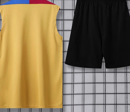 Ensemble short et maillot d'avant-match dorés du Barça 2024/2025
