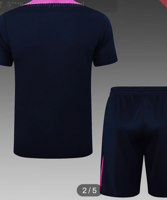 Camiseta y pantalón corto de entrenamiento previos al partido del Barcelona 2025/2026