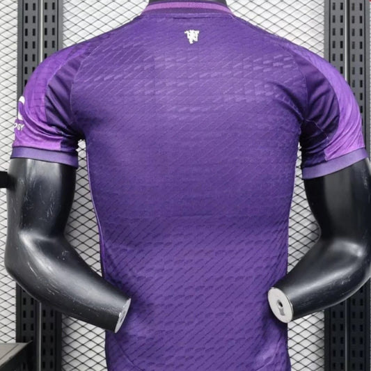 2025/2026 Camiseta de fútbol Manchester United Blanca y Morada Edición Especial