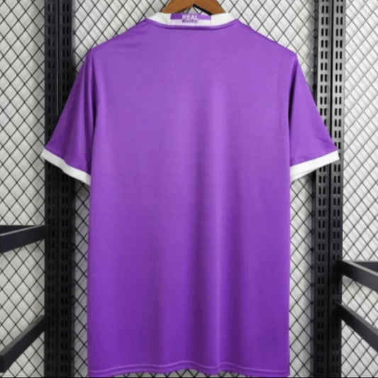 Camiseta de fútbol retro de visitante del Real Madrid 2016/2017