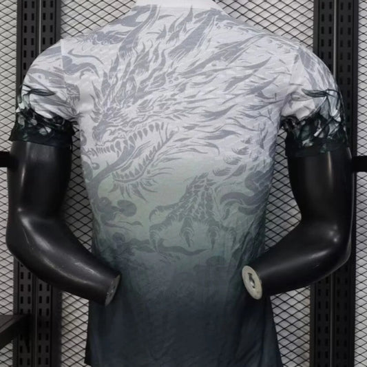Camiseta de fútbol Edición Especial Dragón Negro del Real Madrid 2025/2026