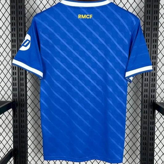 Camiseta de fútbol de la tercera equipación del Real Madrid 2025/2026