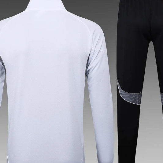 Chaqueta Larga Blanca con Cremallera del Real Madrid 2025/2026
