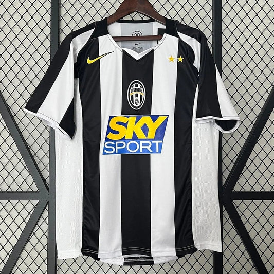 2004/2005 Juventus Retro Home Football Shirt